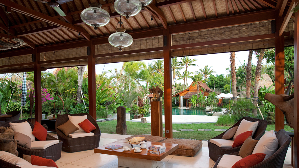 DEA Villas - Villa Sati - Open and cool living area
